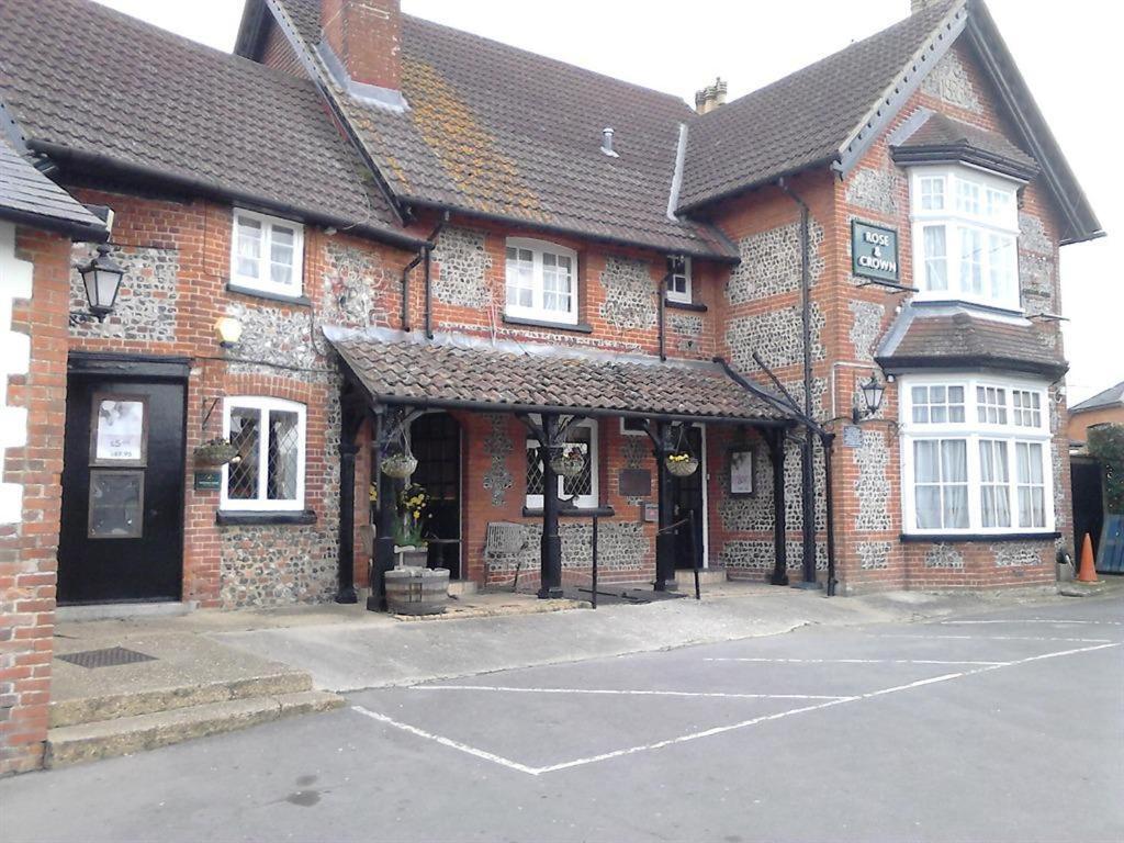 מלון Bulford The Rose & Crown מראה חיצוני תמונה